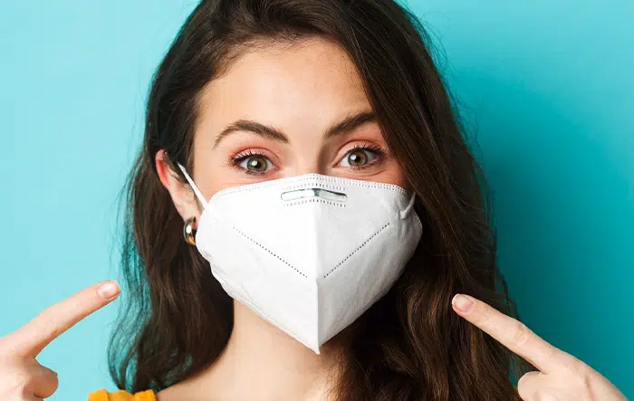 The Pros and Cons of Face Masks Without Nose Wires